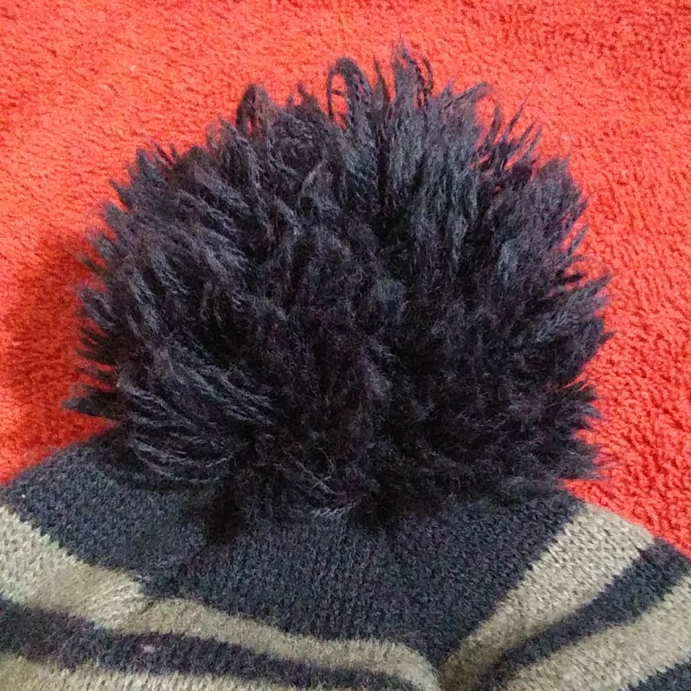 Flylow OG Pom - Picture 3 of 5